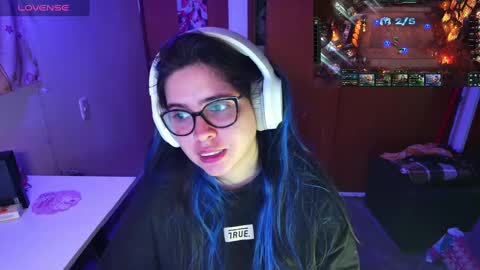 Snapshot of vallolet1_ chatting on January 8, 2025, 8:38 am Im Violet online show from January 8, 2025, 8:38 am
