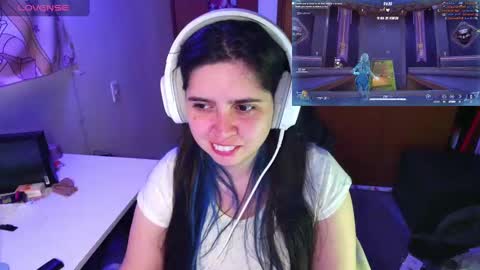 Snapshot of vallolet1_ chatting on January 20, 2025, 5:26 am Im Violet online show from January 20, 2025, 5:26 am
