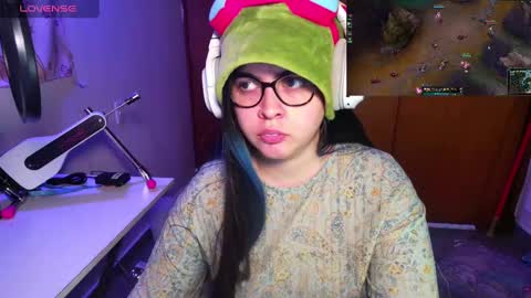 Snapshot of vallolet1_ chatting on January 24, 2025, 2:39 am Im Violet online show from January 24, 2025, 2:39 am