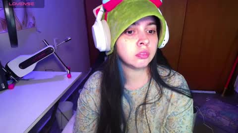Snapshot of vallolet1_ chatting on January 24, 2025, 5:42 am Im Violet online show from January 24, 2025, 5:42 am