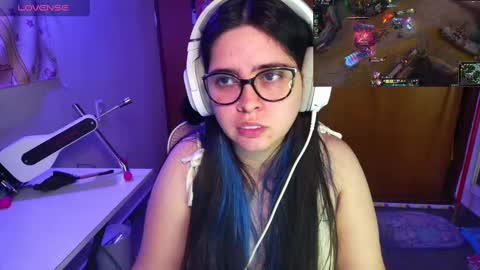 Snapshot of vallolet1_ chatting on February 8, 2025, 11:01 am Im Violet online show from February 8, 2025, 11:01 am