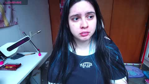 Snapshot of vallolet1_ chatting on February 9, 2025, 1:35 pm Im Violet online show from February 9, 2025, 1:35 pm
