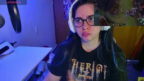 Snapshot of vallolet1_ chatting on March 8, 2025, 12:33 am Im Violet online show from March 8, 2025, 12:33 am