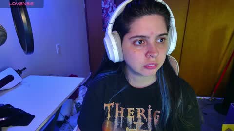 Snapshot of vallolet1_ chatting on March 8, 2025, 3:39 am Im Violet online show from March 8, 2025, 3:39 am