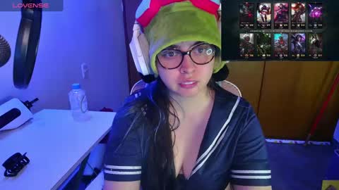 Snapshot of vallolet1_ chatting on March 9, 2025, 1:14 am Im Violet online show from March 9, 2025, 1:14 am