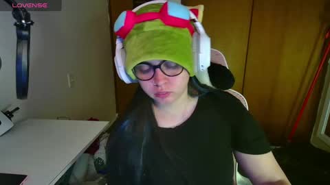 Snapshot of vallolet1_ chatting on March 11, 2025, 5:27 am Im Violet online show from March 11, 2025, 5:27 am