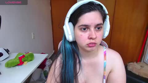 Snapshot of vallolet1_ chatting on March 12, 2025, 9:45 pm Im Violet online show from March 12, 2025, 9:45 pm