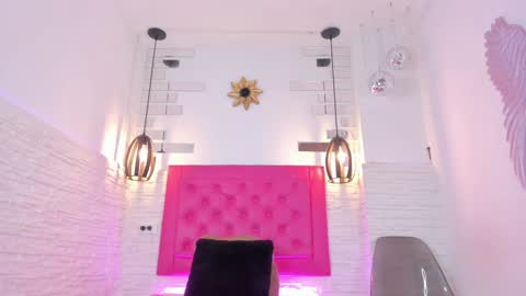 Snapshot of valloletsamar chatting on January 24, 2025, 11:37 am Vallolet Peach  online show from January 24, 2025, 11:37 am