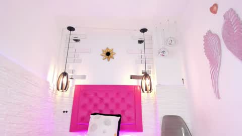 Snapshot of valloletsamar chatting on February 2, 2025, 11:30 am Vallolet Peach  online show from February 2, 2025, 11:30 am