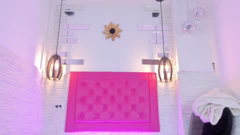 Snapshot of valloletsamar chatting on February 4, 2025, 11:38 am Vallolet Peach  online show from February 4, 2025, 11:38 am