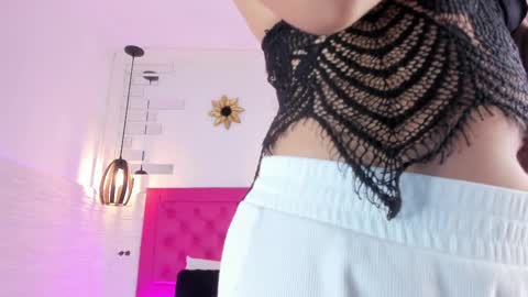 Snapshot of valloletsamar chatting on February 28, 2025, 11:36 am Vallolet Peach  online show from February 28, 2025, 11:36 am