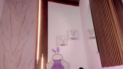 Snapshot of valloletsamar chatting on October 4, 2025, 11:41 am Vallolet Peach  online show from October 4, 2025, 11:41 am