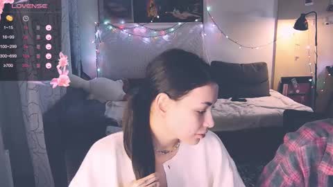 Little Devil online show from February 9, 2025, 9:28 pm