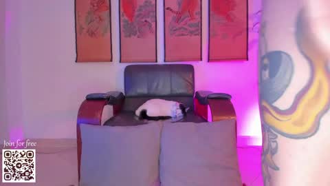 Snapshot of valyturner chatting on December 1, 2024, 7:58 pm online show from December 1, 2024, 7:58 pm