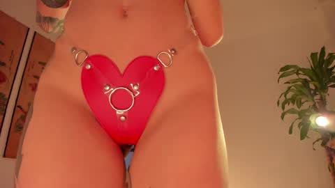 Snapshot of valyturner chatting on March 11, 2025, 10:42 pm online show from March 11, 2025, 10:42 pm