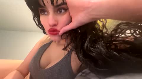 Snapshot of vampgatita chatting on December 15, 2024, 1:24 am vampgatita online show from December 15, 2024, 1:24 am