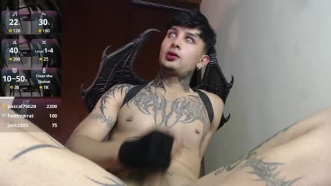 Snapshot of vampiredavyd chatting on January 7, 2025, 3:03 am david guzman i model independenthelp me with a thumbs up online show from January 7, 2025, 3:03 am