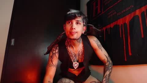 Snapshot of vampiredavyd chatting on January 28, 2025, 12:36 am david guzman i model independenthelp me with a thumbs up online show from January 28, 2025, 12:36 am