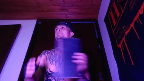 Snapshot of vampiredavyd chatting on February 13, 2025, 6:09 am david guzman i model independenthelp me with a thumbs up online show from February 13, 2025, 6:09 am