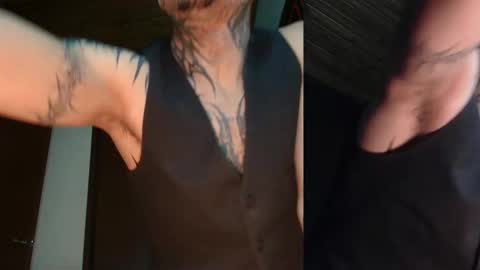 Snapshot of vampiredavyd chatting on February 24, 2025, 12:30 am david guzman i model independenthelp me with a thumbs up online show from February 24, 2025, 12:30 am