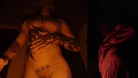 Snapshot of vampiredavyd chatting on February 24, 2025, 6:38 am david guzman i model independenthelp me with a thumbs up online show from February 24, 2025, 6:38 am