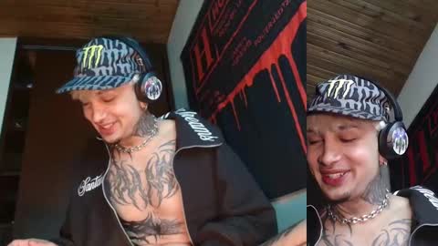 Snapshot of vampiredavyd chatting on February 26, 2025, 7:09 am david guzman i model independenthelp me with a thumbs up online show from February 26, 2025, 7:09 am