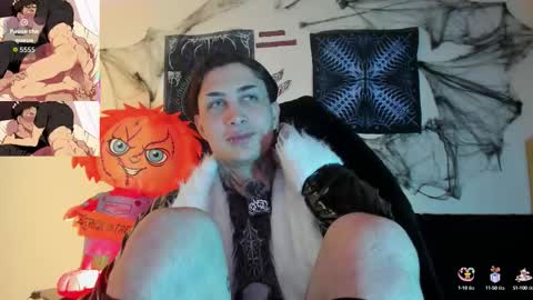 Snapshot of vampiredavyd chatting on October 12, 2025, 3:38 am david guzman i model independenthelp me with a thumbs up online show from October 12, 2025, 3:38 am