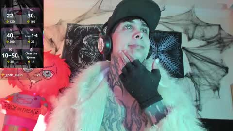 Snapshot of vampiredavyd chatting on October 15, 2025, 3:06 am david guzman i model independenthelp me with a thumbs up online show from October 15, 2025, 3:06 am