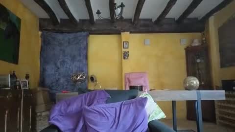 vampwoman online show from November 20, 2025, 8:25 am