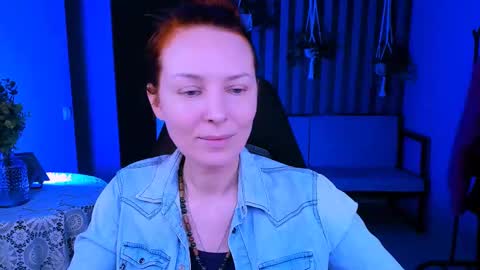 Snapshot of vandarossi chatting on March 7, 2025, 5:29 am Vanda online show from March 7, 2025, 5:29 am