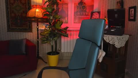 Snapshot of vandarossi chatting on March 9, 2025, 8:18 am Vanda online show from March 9, 2025, 8:18 am