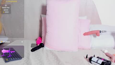 Snapshot of vane_lips chatting on October 29, 2025, 10:55 pm V A N E online show from October 29, 2025, 10:55 pm