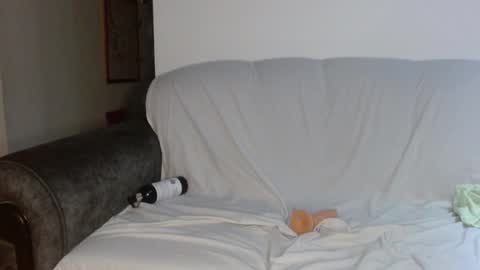 vanessa online show from November 4, 2025, 6:29 pm