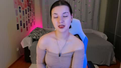 Vanessa online show from February 2, 2025, 9:45 pm