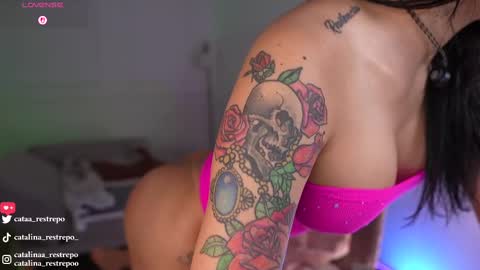 vanessa sexxy online show from September 17, 2025, 2:02 am