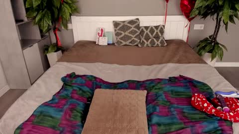 vanessabeautyy online show from March 6, 2025, 2:30 am