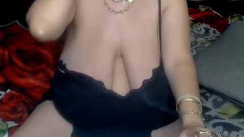 Snapshot of vanessaboobsx1 chatting on December 30, 2024, 1:26 am Vanessa HUGE BOOBS online show from December 30, 2024, 1:26 am