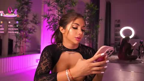 Vanessa Simon online show from March 2, 2025, 9:21 am