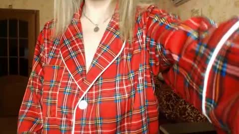 VanillaMuffin online show from January 24, 2025, 6:24 am