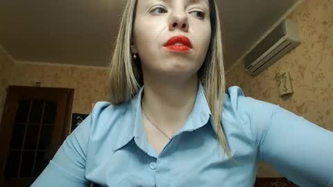 VanillaMuffin online show from February 9, 2025, 1:03 pm