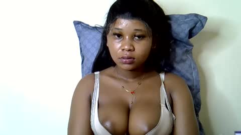 Snapshot of vanillavenus chatting on September 25, 2025, 1:37 pm vanillavenus online show from September 25, 2025, 1:37 pm