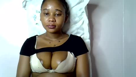 Snapshot of vanillavenus chatting on October 24, 2025, 10:50 pm vanillavenus online show from October 24, 2025, 10:50 pm