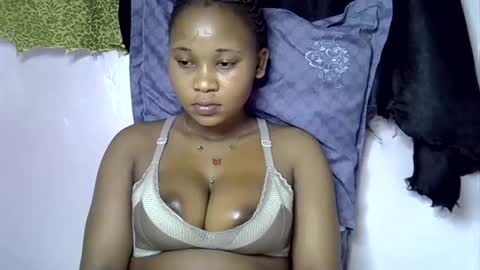 Snapshot of vanillavenus chatting on November 17, 2025, 1:50 pm vanillavenus online show from November 17, 2025, 1:50 pm