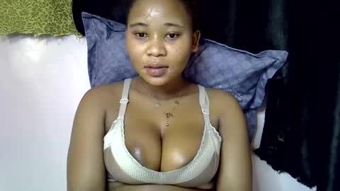 Snapshot of vanillavenus chatting on November 23, 2025, 11:26 pm vanillavenus online show from November 23, 2025, 11:26 pm