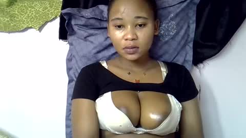 Snapshot of vanillavenus chatting on November 26, 2025, 8:15 am vanillavenus online show from November 26, 2025, 8:15 am