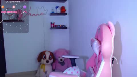 Snapshot of vannessa_shy chatting on February 26, 2025, 9:58 pm Vanesa online show from February 26, 2025, 9:58 pm