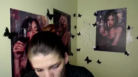 Snapshot of vanrey_ chatting on March 3, 2025, 7:32 am Vanessa online show from March 3, 2025, 7:32 am