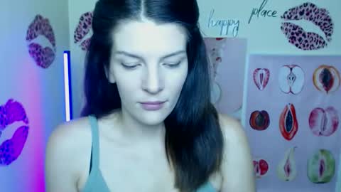 Vanessa online show from November 13, 2025, 7:24 pm