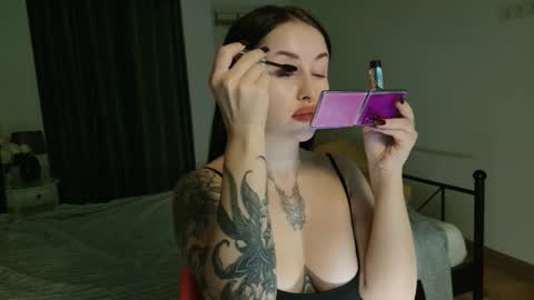 Snapshot of vaolietkat chatting on November 11, 2025, 7:08 am vaolietkat online show from November 11, 2025, 7:08 am