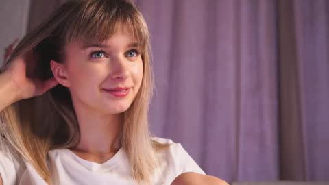 Snapshot of variety_moments chatting on January 20, 2025, 3:48 am Heeeeey Im Hanna the art of tease online show from January 20, 2025, 3:48 am